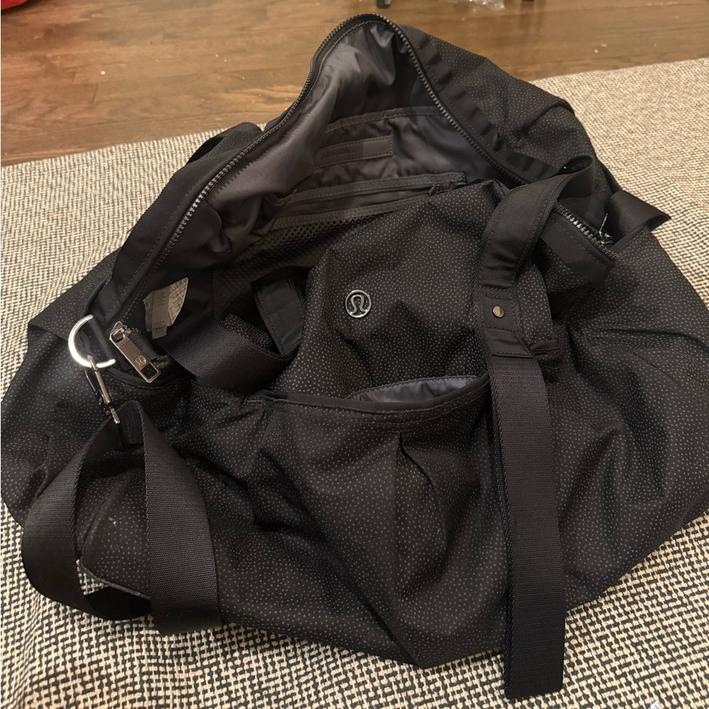 lululemon athletica large duffle